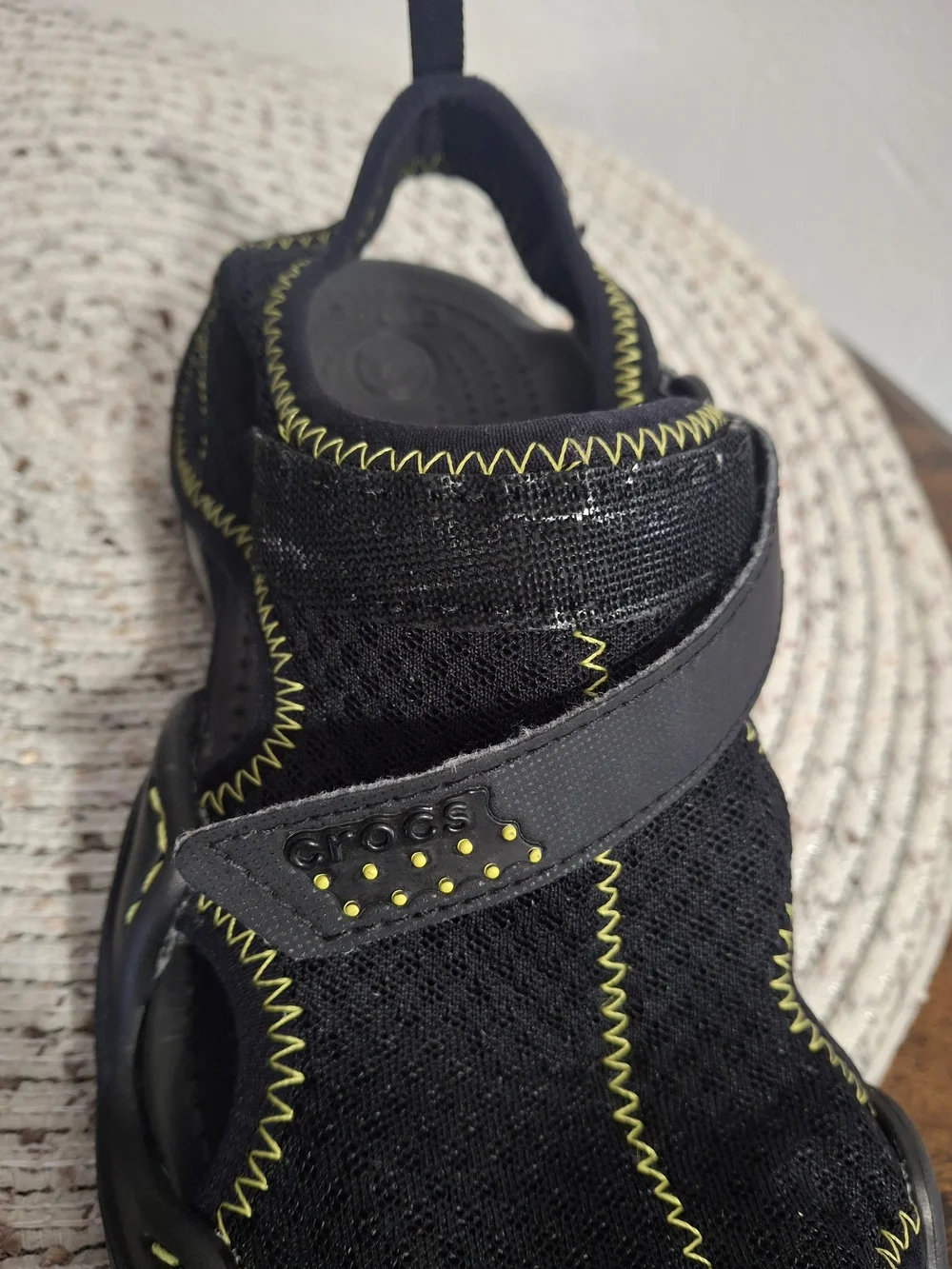 Kid's Crocs Swiftwater Mesh Deck Black Sandals Size 4.